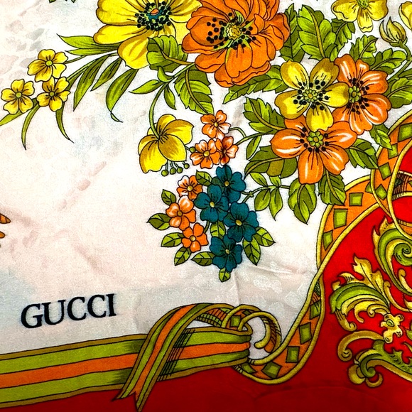 Authentic Gucci Silk Scarf for Neck, your Purse and/or Backpack - Picture 4 of 14